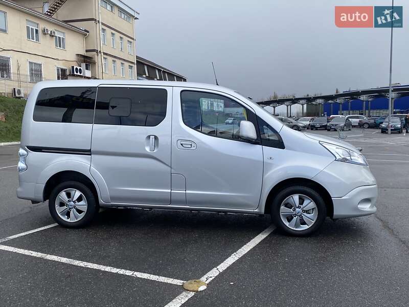 Nissan-60