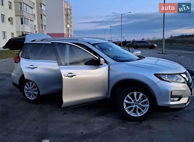 Nissan-15