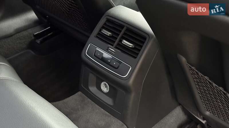 Audi-25