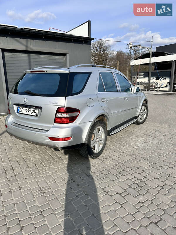 Mercedes-Benz M-Class 2009