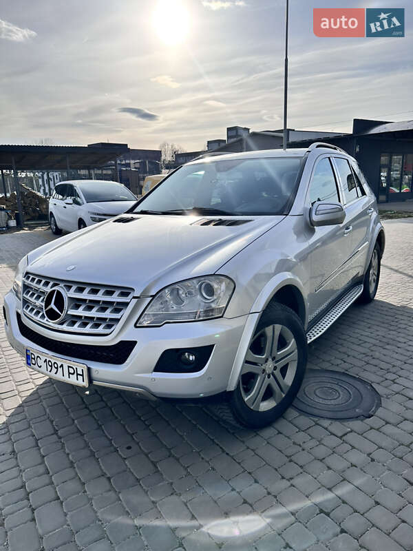 Mercedes-Benz M-Class 2009