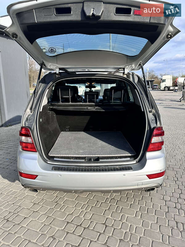 Mercedes-Benz M-Class 2009