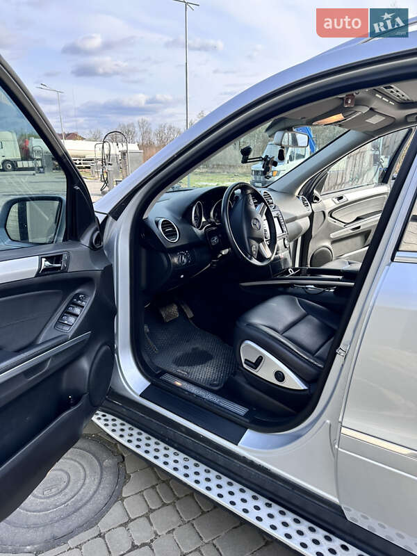 Mercedes-Benz M-Class 2009