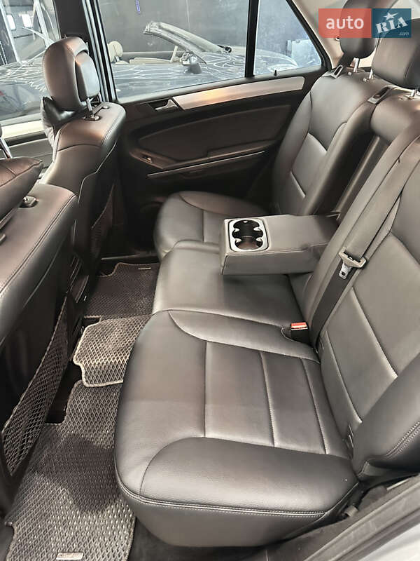 Mercedes-Benz M-Class 2009