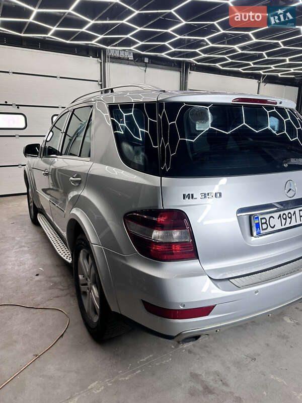 Mercedes-Benz M-Class 2009