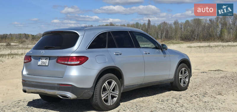 Mercedes-Benz-37