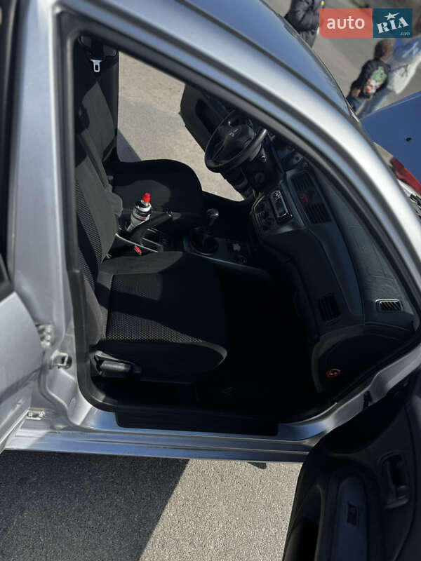 Mitsubishi-10
