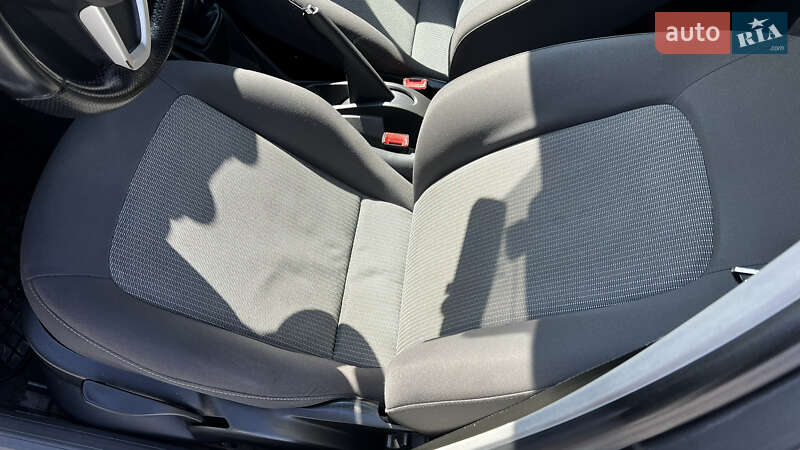 SEAT-25