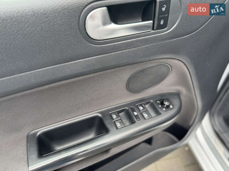 Volkswagen Golf Plus 2012