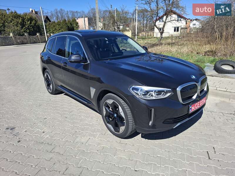 BMW iX3 2021