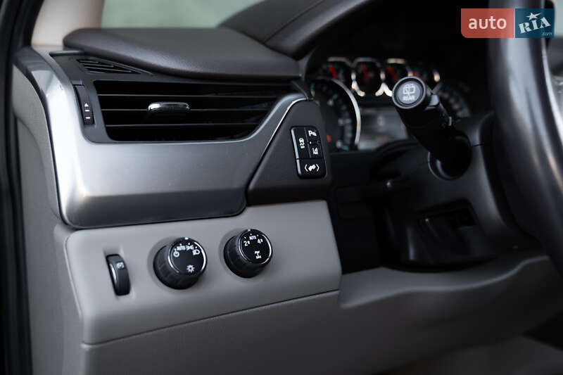 Chevrolet Suburban 2015