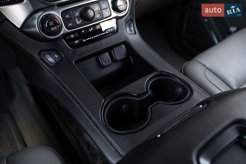 Chevrolet Suburban 2015