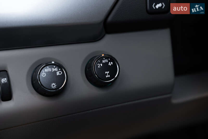 Chevrolet Suburban 2015