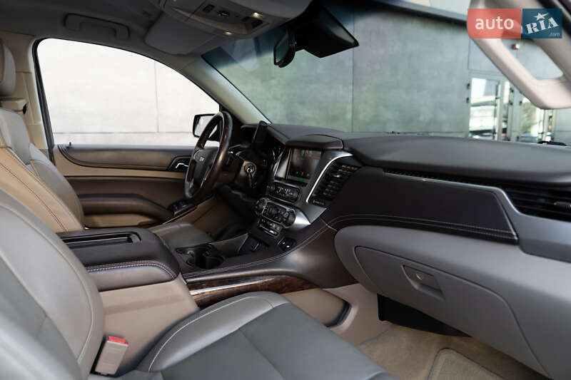 Chevrolet Suburban 2015