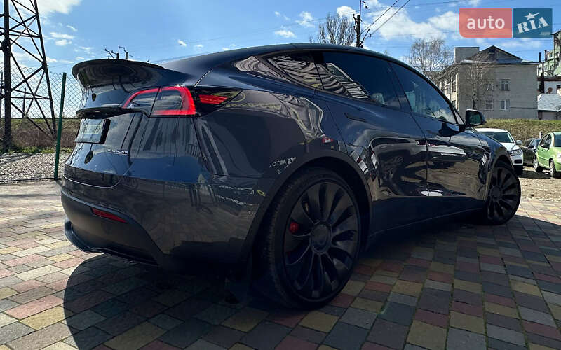 Tesla Model Y 2021