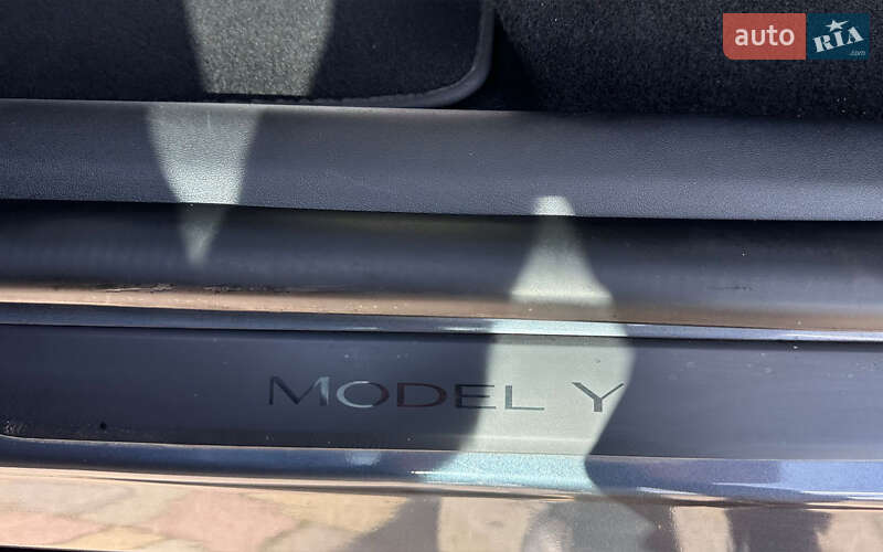 Tesla Model Y 2021