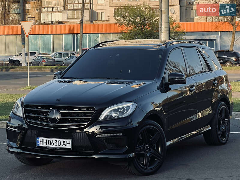 Mercedes-Benz-12