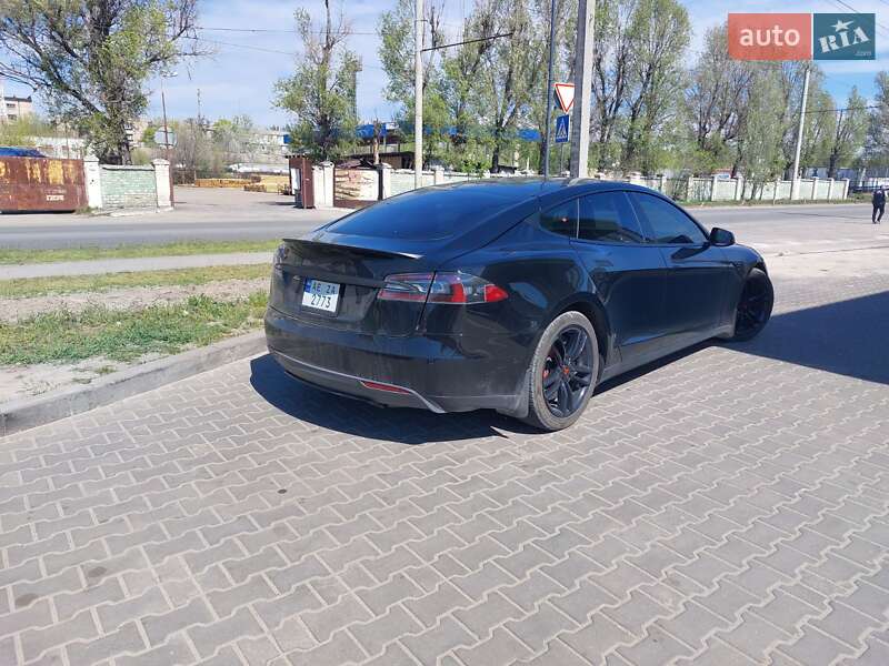 Tesla-11
