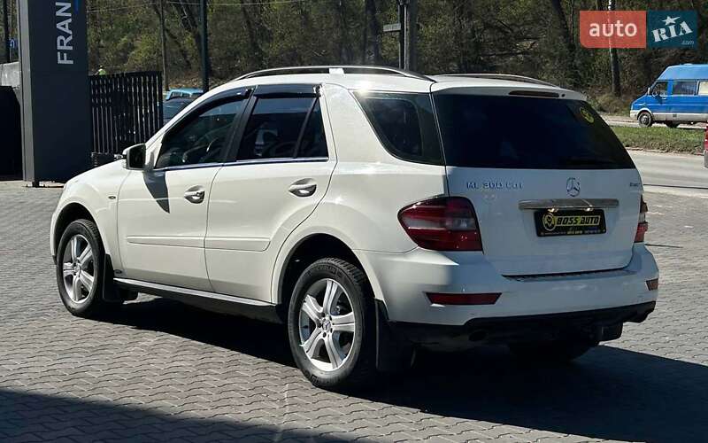 Mercedes-Benz M-Class 2010