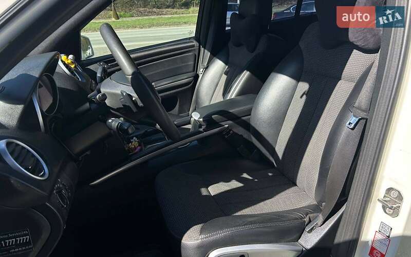 Mercedes-Benz M-Class 2010