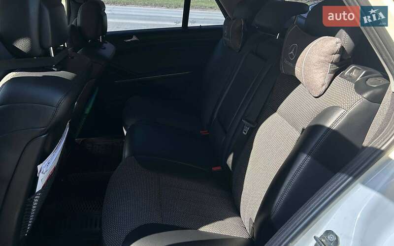 Mercedes-Benz M-Class 2010