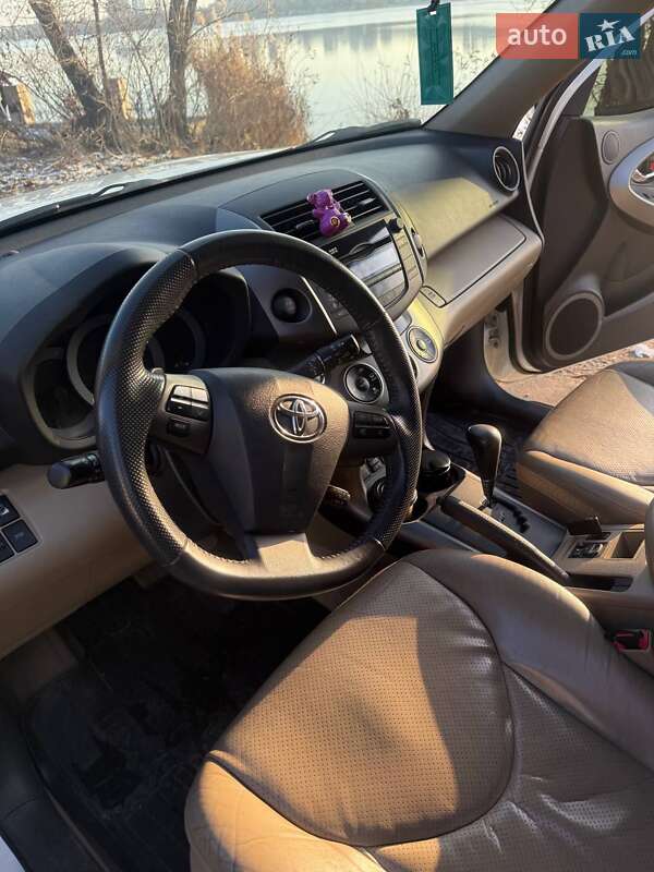 Toyota-12