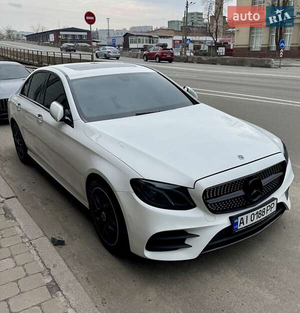 Mercedes-Benz-3