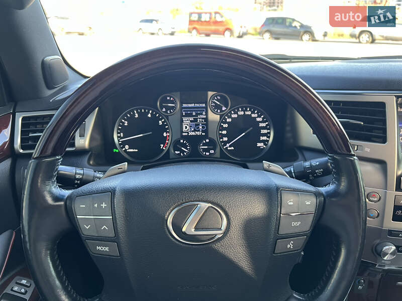 Lexus-0