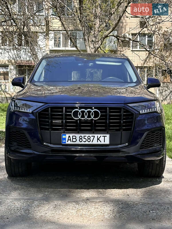 Audi-0