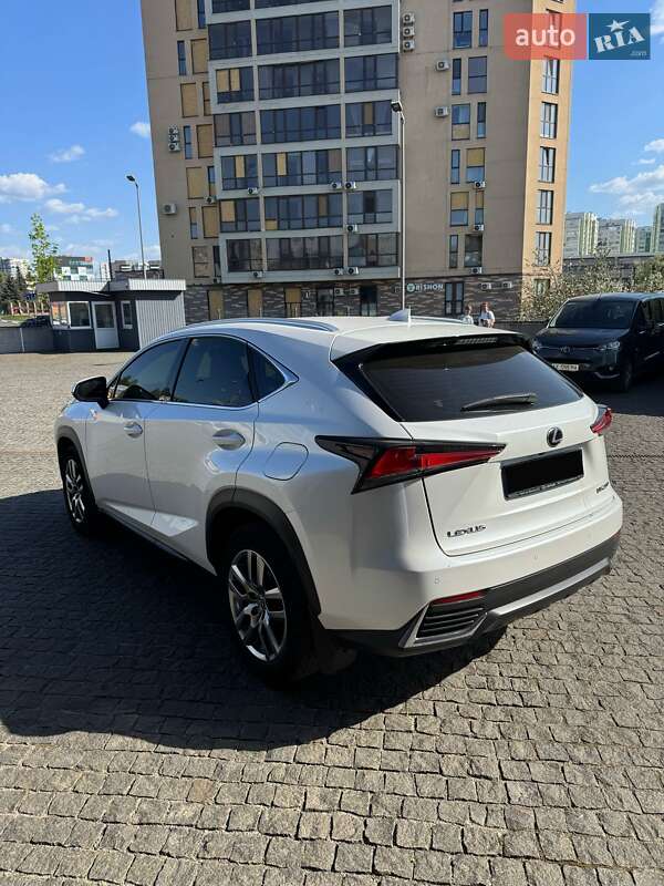 Lexus NX 2019