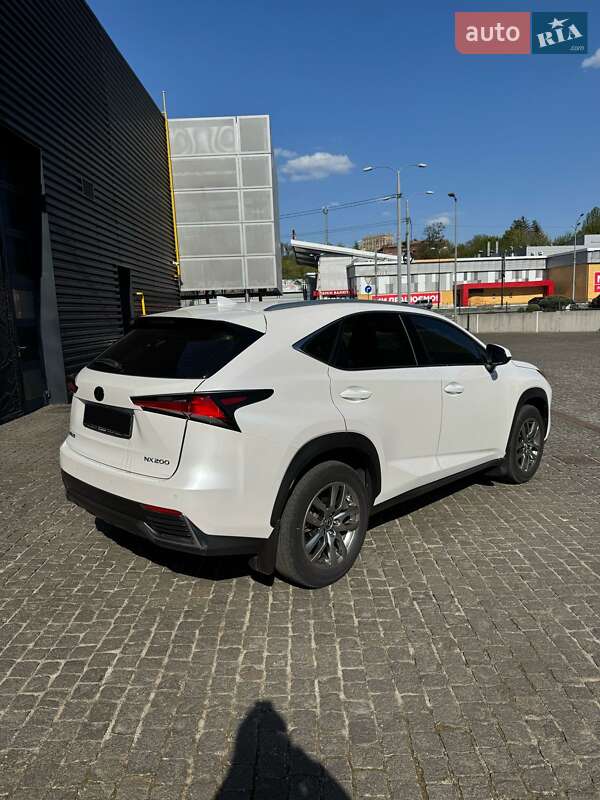 Lexus NX 2019
