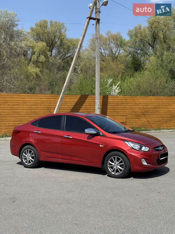 Hyundai Accent 2013