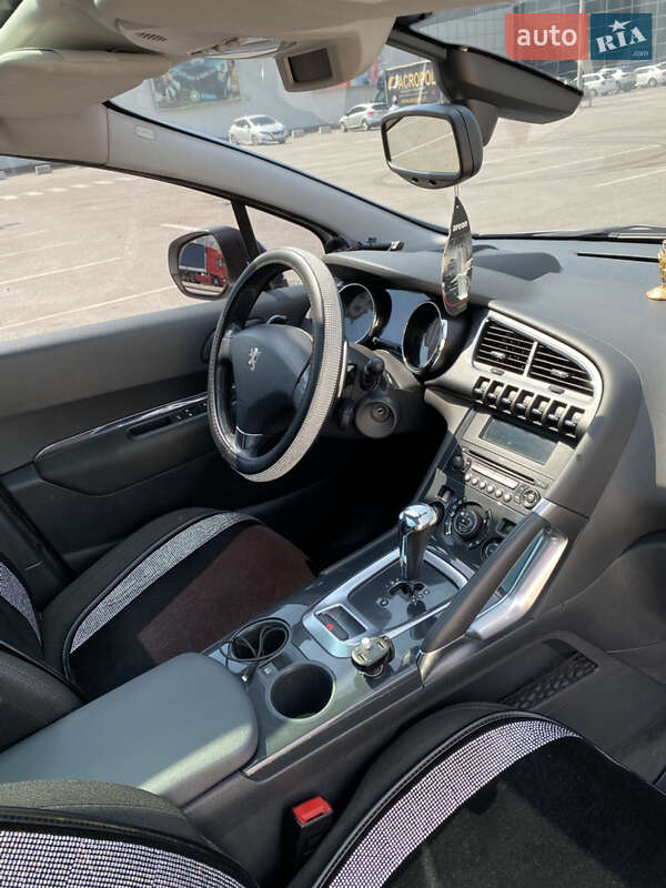 Peugeot-12