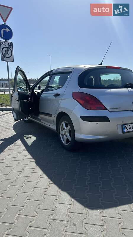 Peugeot-4