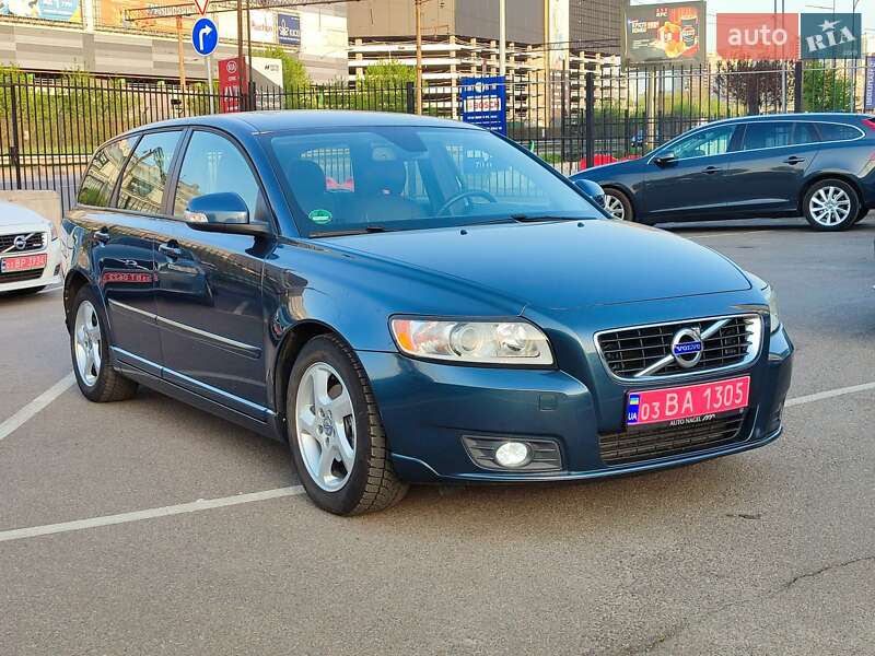 Volvo-40