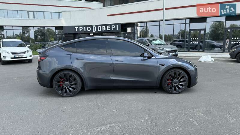 Tesla-32
