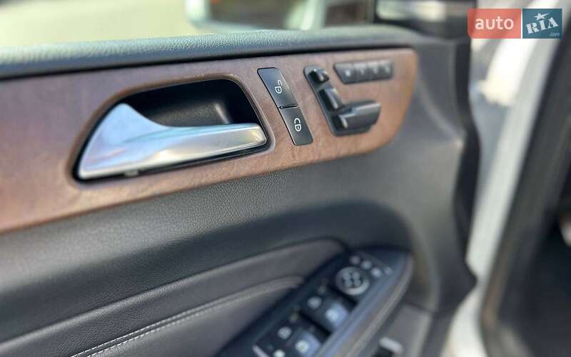 Mercedes-Benz M-Class 2012