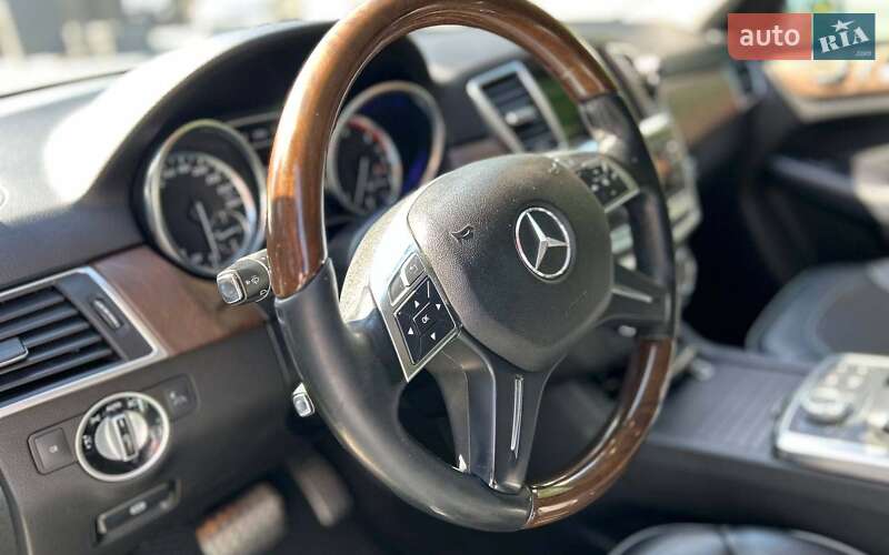 Mercedes-Benz M-Class 2012