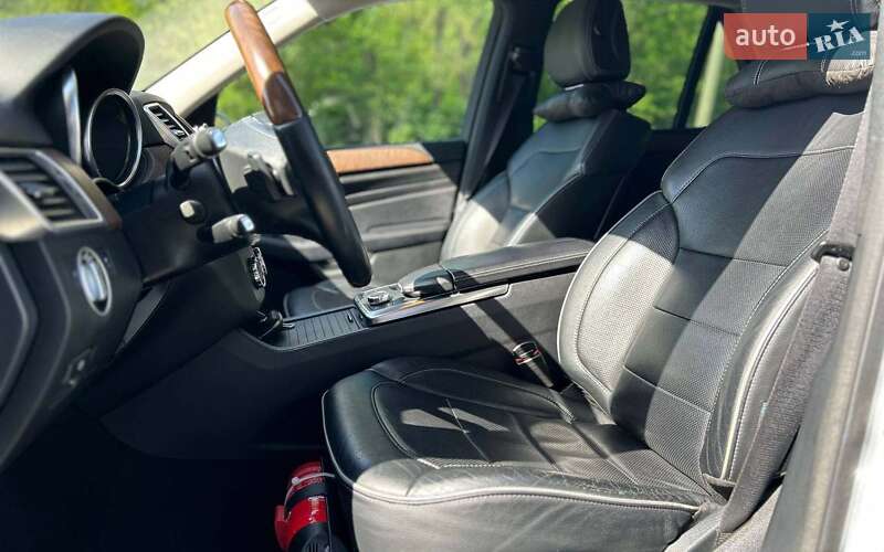 Mercedes-Benz M-Class 2012