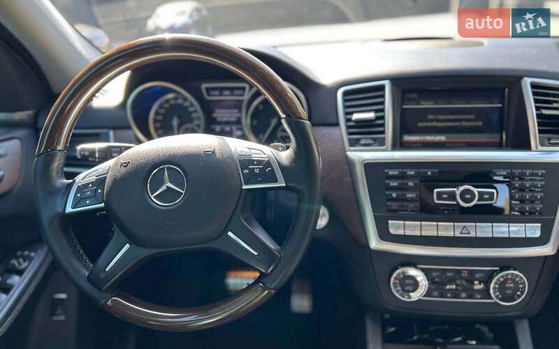 Mercedes-Benz M-Class 2012