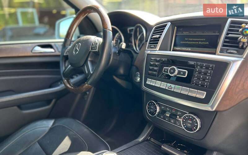 Mercedes-Benz M-Class 2012