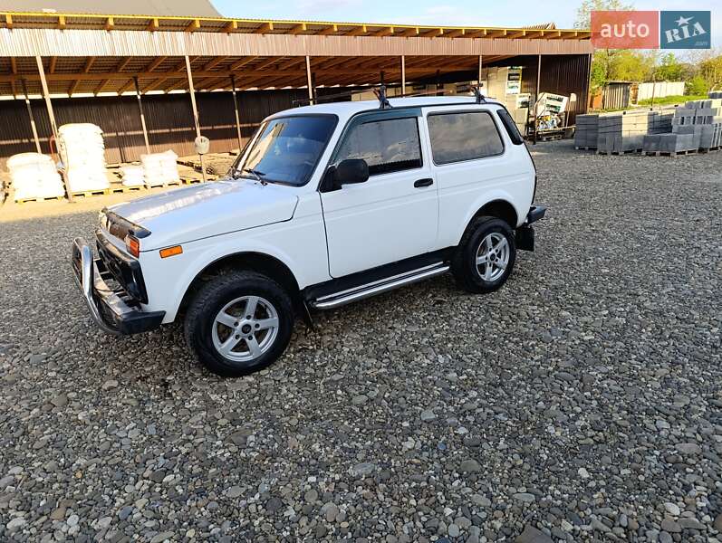 VAZ / Lada 21214 / 4x4 2012