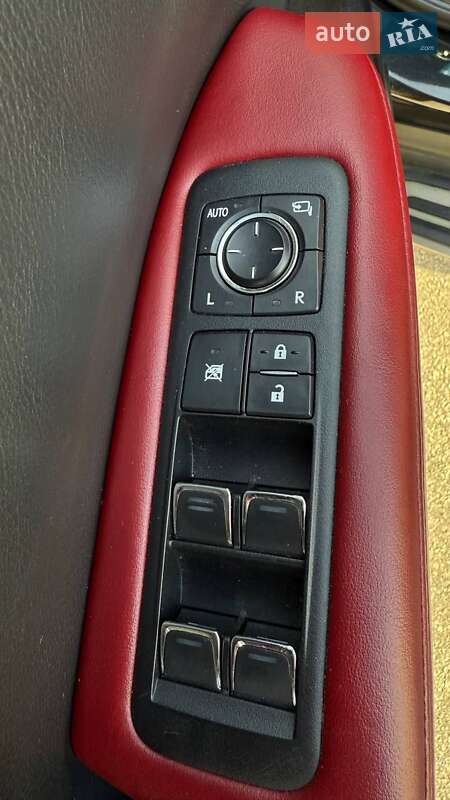 Lexus-122