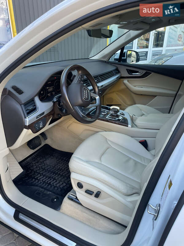Audi-7