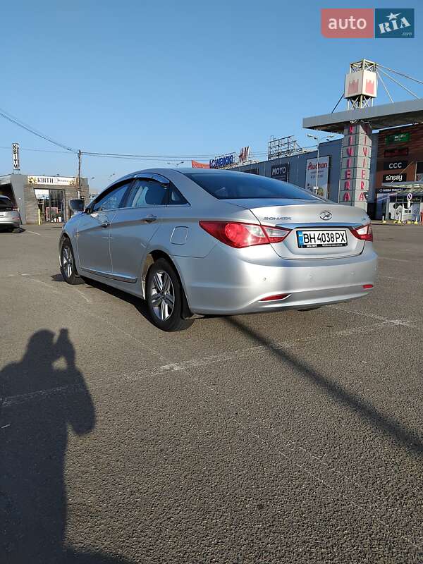 Hyundai-2
