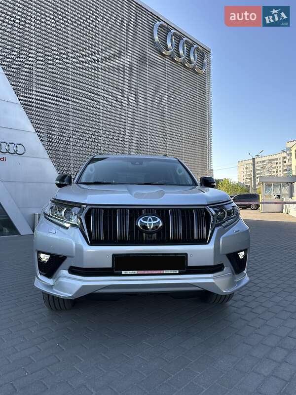 Toyota Land Cruiser Prado 2020