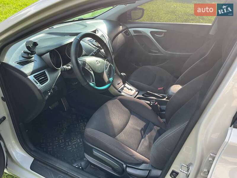 Hyundai Elantra 2013