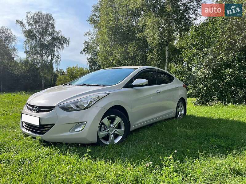 Hyundai Elantra 2013