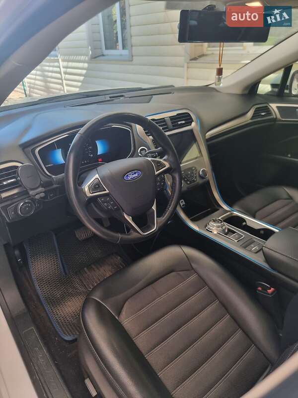 Ford Fusion 2016