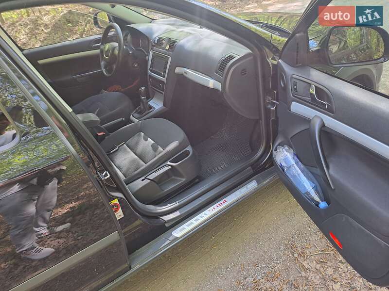 Skoda Octavia Scout 2011